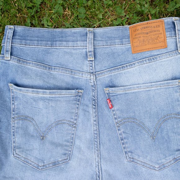 Levi’s high waisted bermuda shorts - Picture 6 of 7
